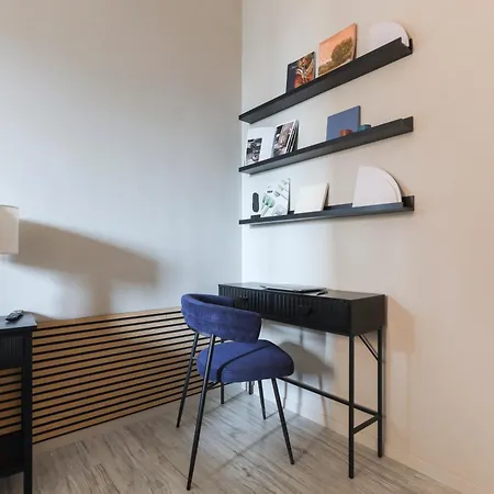Piramide Deluxe Apartment *