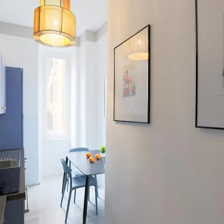 Piramide Deluxe Apartment Rom