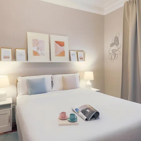 Piramide Deluxe Apartment Rom
