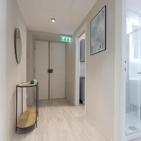 Piramide Deluxe شقة