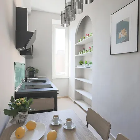 Piramide Deluxe روما