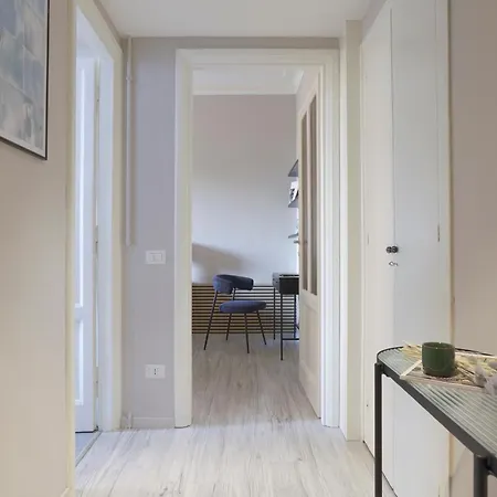 Piramide Deluxe * روما