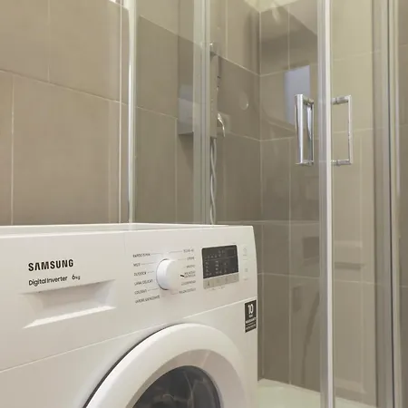 Piramide Deluxe روما